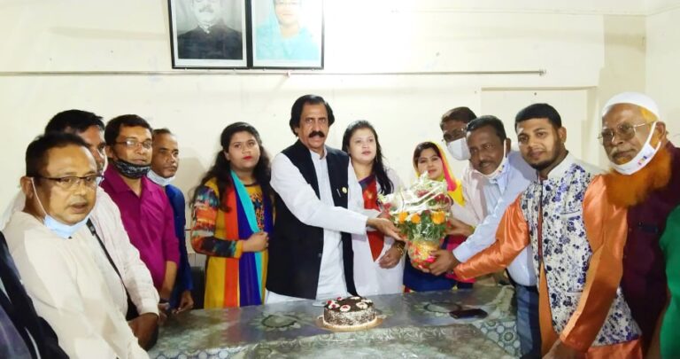 হুইপ আতিক এমপির ৬৩তম জন্মদিন উপলক্ষে শেরপুর প্রেসক্লাবের পক্ষ থেকে ফুলেল শুভেচ্ছা ও কেক কাটা অনুষ্ঠান
