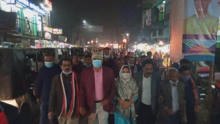 বঙ্গবন্ধুর ভাস্কর্য ভাংচুরের প্রতিবাদে মশাল  বিক্ষোভ করলেন শেরপুর পৌর আওয়ামী লীগ