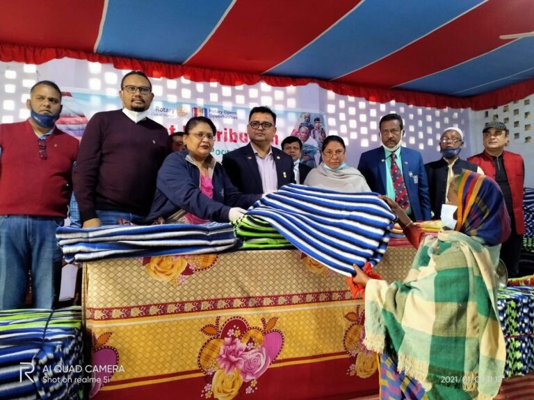 শেরপুরে শীতার্ত মানুষের মাঝে রোটারী ক্লাব অব শেরপুর এবং রোটারী ক্লাব অব ঢাকা পূর্বাশার শীতবস্ত্র বিতরণ