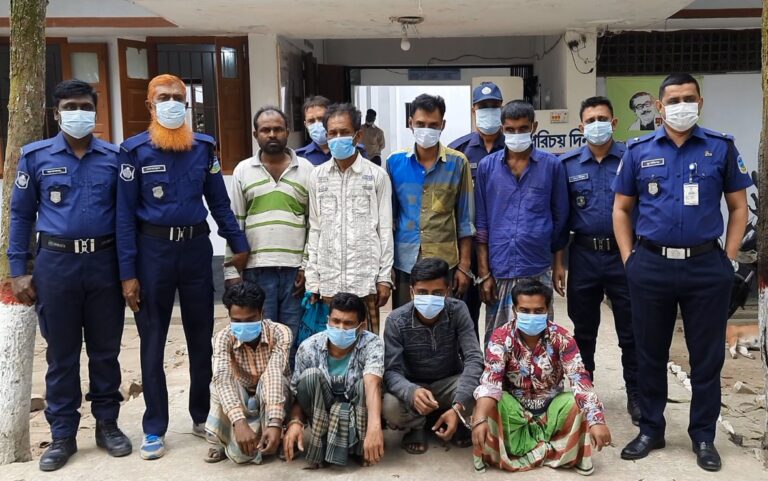 নকলায় ৭ মাদক ব্যবসায়ী গ্রেফতার