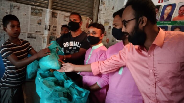 নকলায় মানবিক সহায়তা যুব সংস্থার পক্ষ থেকে ইফতার ও ঈদ উপহার বিতরণ