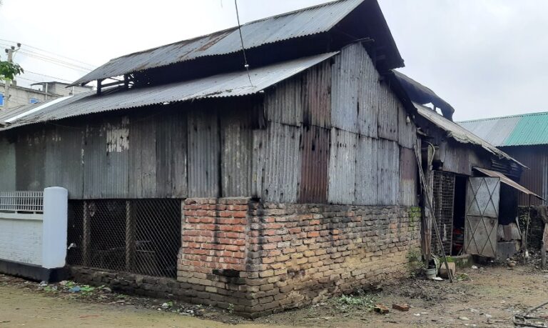 নালিতাবাড়ীতে অর্ধকোটি টাকার সরকারী সম্পত্তি বেহাত, ভূমি অফিসের দেয়াল নির্মাণ বন্ধ