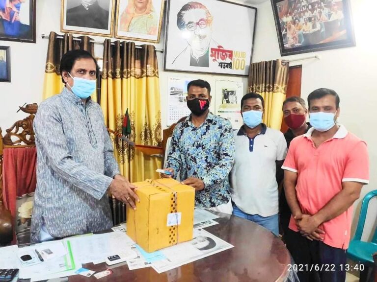 আ’লীগ নেতা-কর্মীদের জন্য করোনা সুরক্ষা সামগ্রী দিলেন স্বেচ্ছাসেবক লীগের সভাপতি প্রার্থী সরোয়ার