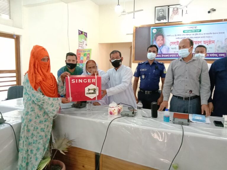 নকলায় বঙ্গমাতার জন্মদিনে সেলাই মেশিন বিতরণ