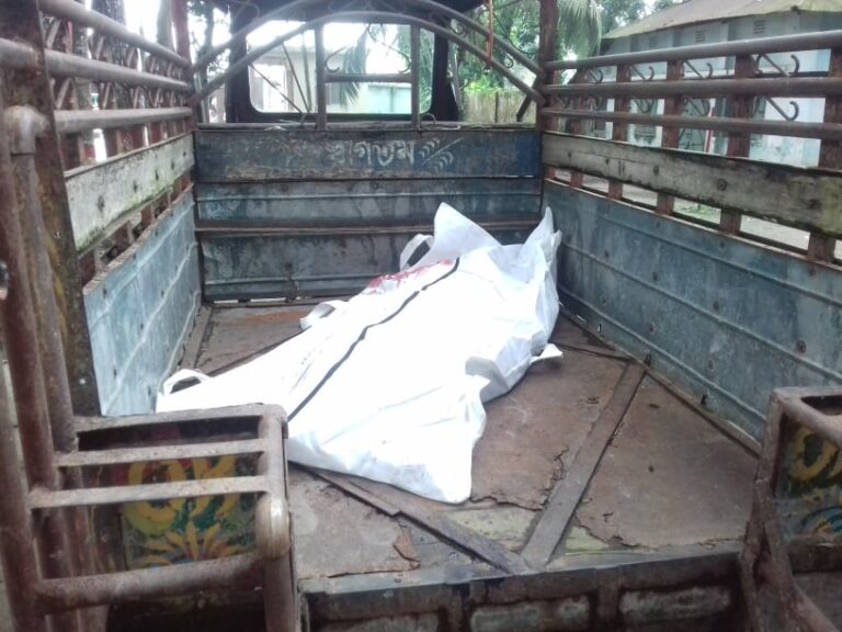 নকলায় বাস উল্টে হেলপার নিহত: চালক আহত