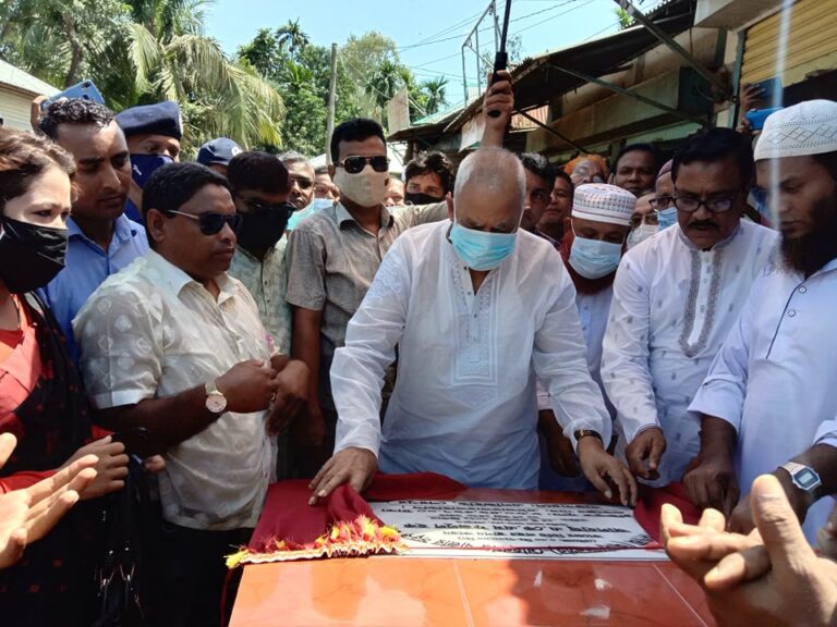 ঝিনাইগাতীতে আহাম্মদনগর-মোহনগঞ্জ বাজার সড়ক উন্নয়ন কাজের ভিত্তি প্রস্থর স্থাপনের উদ্বোধন