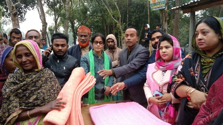 শেরপুরে শীতার্থদের মাঝে কম্বল বিতরণ করলো সবুজ আন্দোলন