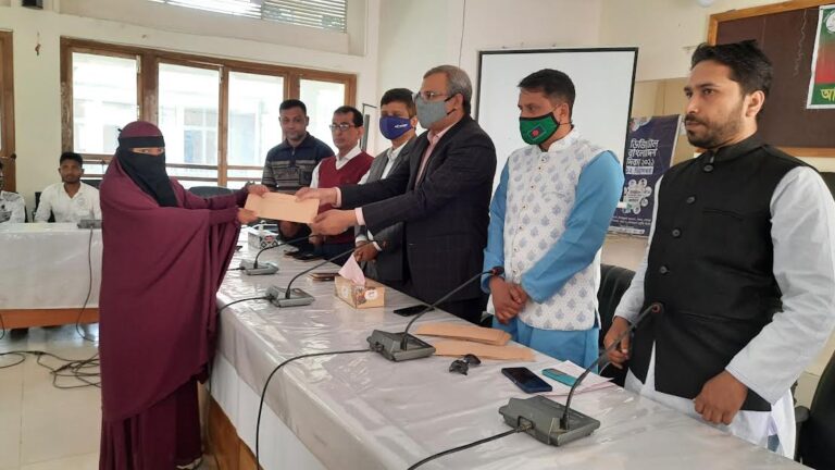 নকলায় ২০ গরীব ও মেধাবী শিক্ষার্থীরা পেল অদম্য মেধাবী সংস্থা’র মেধাবৃত্তি