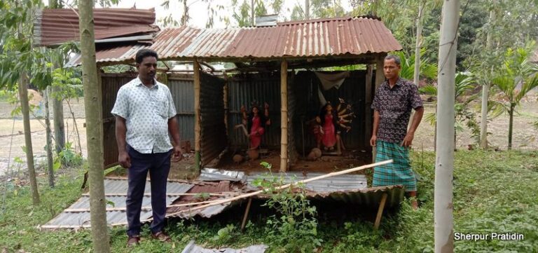 ঝিনাইগাতীতে ২শত বছরের প্রাচীনতম শ্রী শ্রী কালিমাতা কামাক্ষা মন্দিরটি সংস্কারের অভাবে ঝরাজীর্ণ