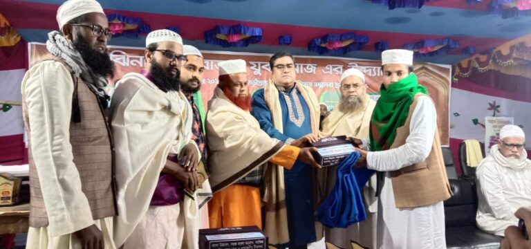 ঝিনাইগাতী বাজার যুব সমাজের উদ্যোগে তাফসিরুল কোরআন মাহফিল অনুষ্ঠিত