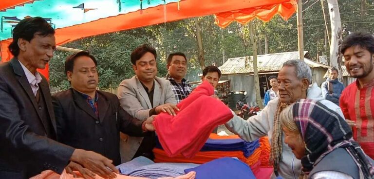ঝিনাইগাতীতে আদিবাসী শীতার্তদের মাঝে শীত বস্ত্র বিতরণ