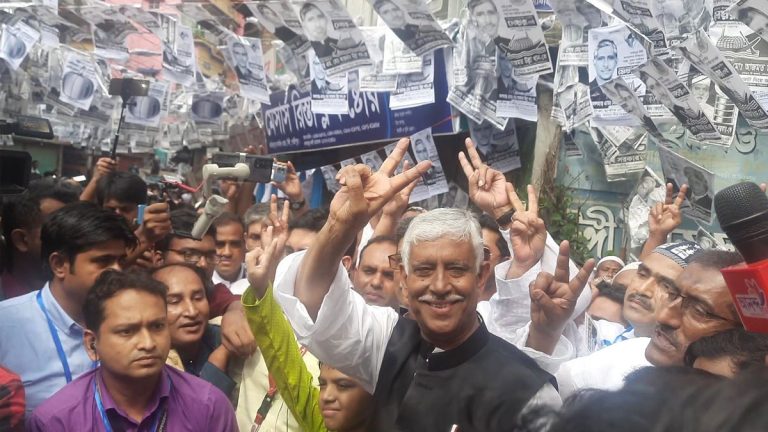 ভোট দিয়ে আজমত উল্লা বললেন ফয়সালা আসমান থেকে হয়