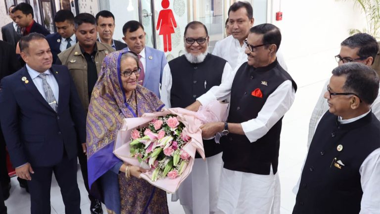 দেশে পৌঁছালেন প্রধানমন্ত্রী শেখ হাসিনা