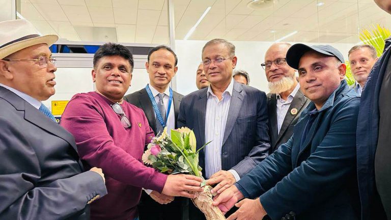 দেশবিরোধী প্রচারণা রুখতে ঐক্যবদ্ধ প্রয়াস নিন