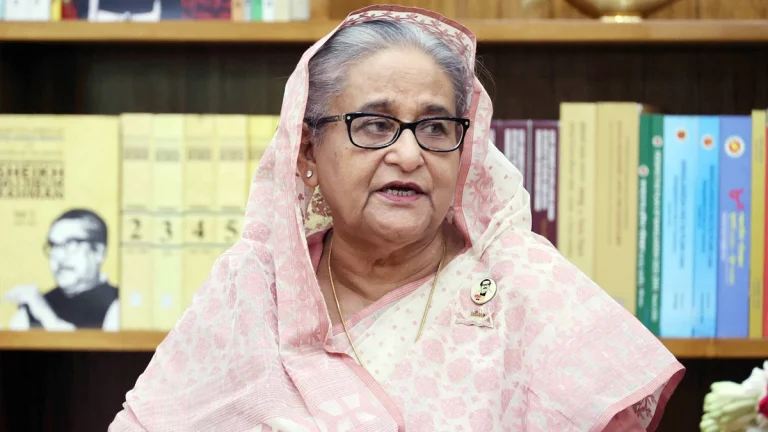 বিসিএস পরীক্ষা : দেরিতে বের হলেন প্রধানমন্ত্রী