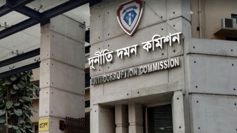 এমএলএম ব্যবসার নামে ১৪ কোটি আত্মসাৎ, আসামি সন্তু লারমার দেহরক্ষী