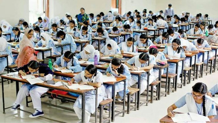 অনুপস্থিত সাড়ে ২০ হাজার, ১৭ পরীক্ষার্থী বহিষ্কার