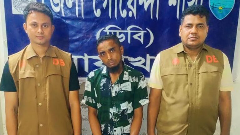 রোগীদের প্রলোভন দেখিয়ে অর্থ হাতিয়ে নিতেন দালাল স্বপন