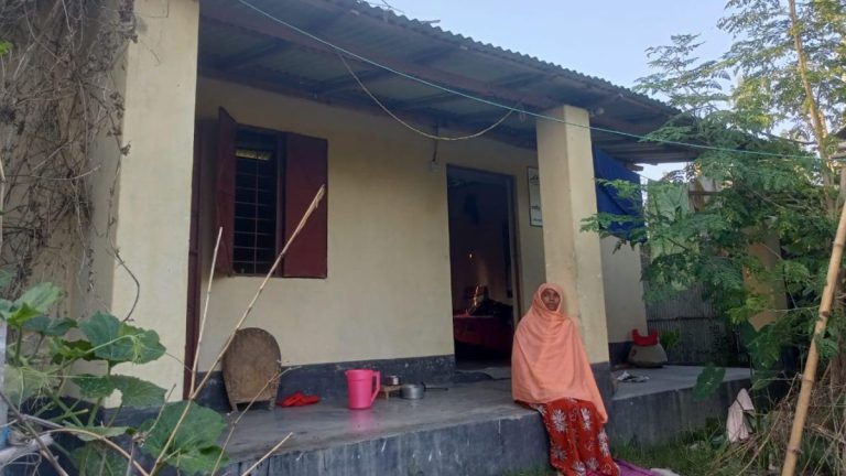 শুধু ফ্যান-লাইট জ্বালিয়ে মজিরনের এক মাসের বিদ্যুৎ বিল ৫৪ হাজার