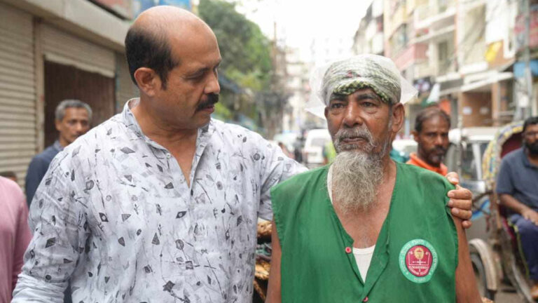 ডিএনসিসির ১৩ ওয়ার্ডে শতভাগ বর্জ্য অপসারণ সম্পন্ন