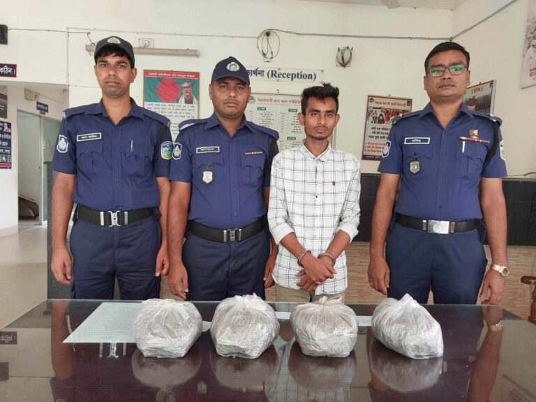 ঝিনাইগাতীতে ২কেজি গাজা সহ গ্রেপ্তার-১, পলাতক-২