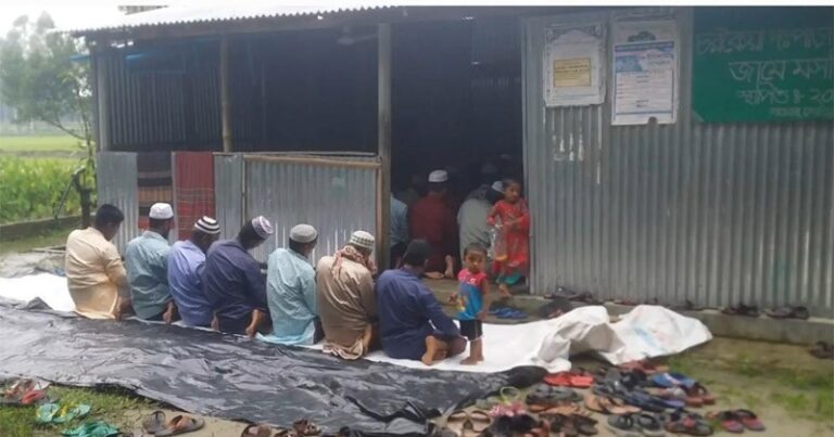 শেরপুরে ৯ গ্রামের আগাম ঈদুল আযহার নামাজ অনুষ্ঠিত