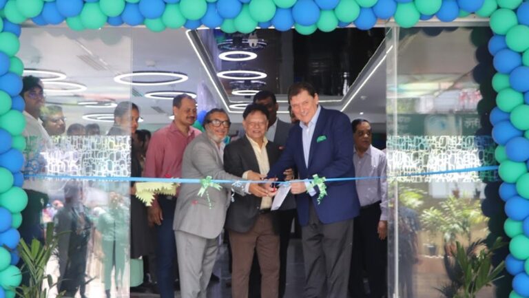 আই হসপিটালে দেশের প্রথম জায়েস ভিশন এক্সপার্ট সেন্টার চালু