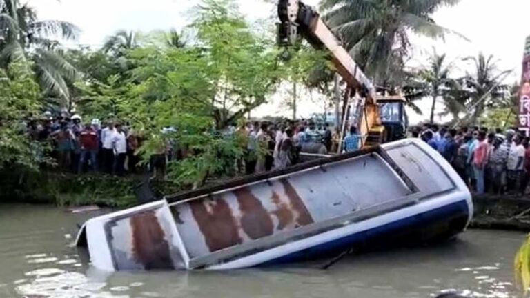 নিহত বেড়ে ১৭, আহতদের অনেকে আশঙ্কাজনক