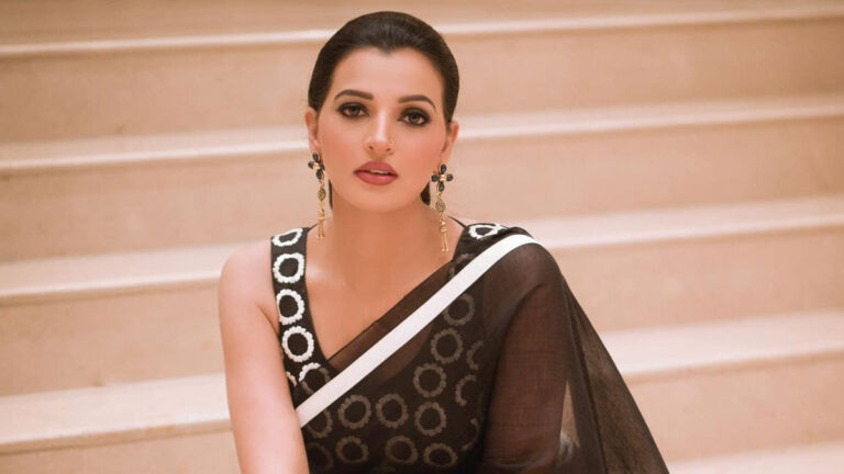 বয়স্ক মন্ত্রী-এমপিদের চেয়ে আমি অ্যাডভান্স: বর্ষা