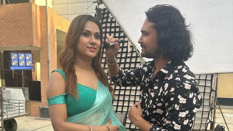 ববির মেকআপম্যান আদর আজাদ!