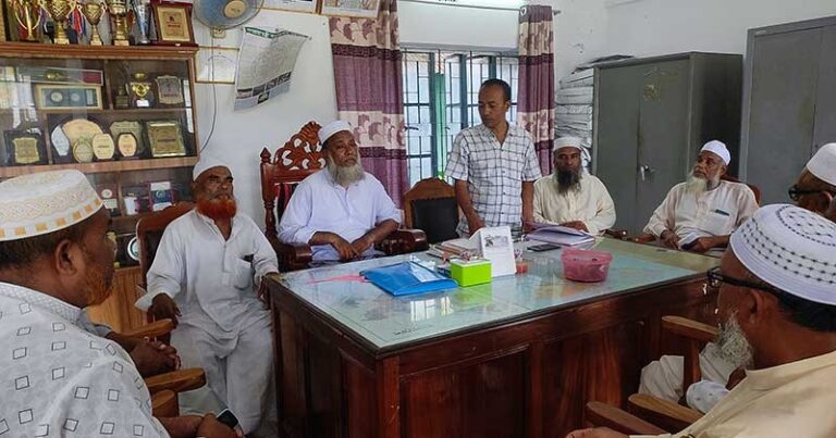 শেরপুর জেলা জামিয়াতুল মোদার্রেছীনের সভায় শিক্ষক কর্মচারীদের চাকরি জাতীয় করনের দাবি দদাতা :