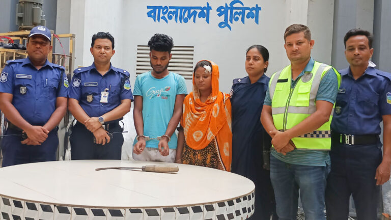 ভাতিজির দায়ের কোপে ফুফুর মৃত্যু
