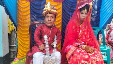 শেরপুরে শারীরিক প্রতিবন্ধী খোরশেদের বিয়ে সম্পুর্ণ