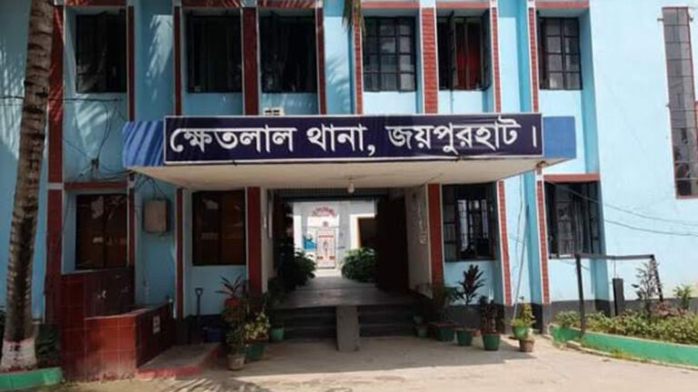 ঘরের ভেতর স্কুল শিক্ষিকার মরদেহে পচন, জানতেন না কেউ