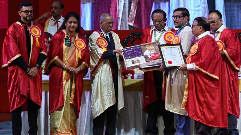 সম্মানসূচক ডি. লিট. উপাধি পেলেন নর্দান এডুকেশন গ্রুপের চেয়ারম্যান