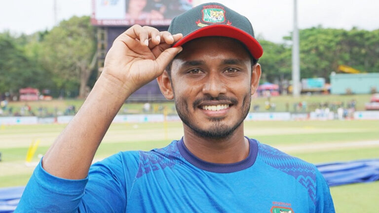 অভিষেকে ‘ডাক’ মেরেছেন যেসব বাংলাদেশি