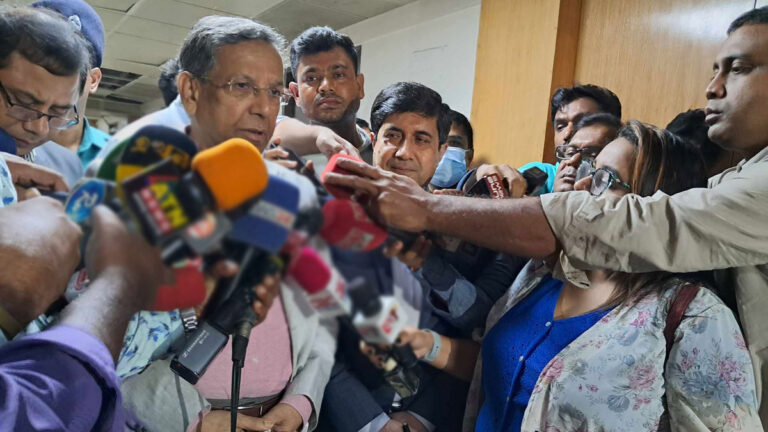 সুষ্ঠু নির্বাচন করার ব্যাপারে জনগণের কাছে সরকার অঙ্গীকারবদ্ধ