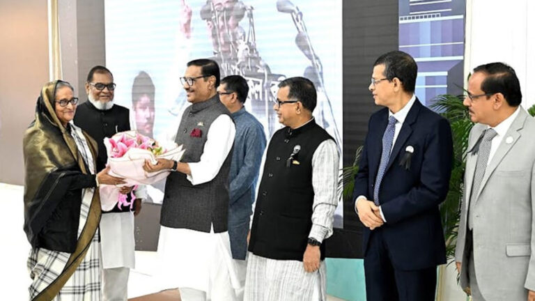 জোহানেসবার্গ থেকে দেশে ফিরেছেন প্রধানমন্ত্রী