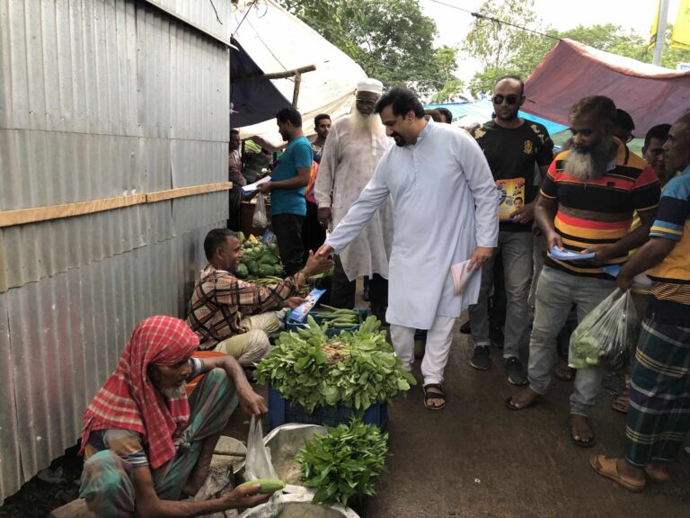 সিরাজগঞ্জে শহীদ ক্যাপ্টেন এম.মনসুর আলীর দৌহিত্র শেহেরিন সেলিম রিপনের নৌকার পক্ষে গণসংযোগ