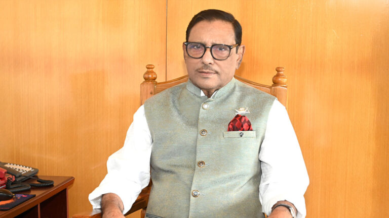 মির্জা ফখরুল আন্দোলনকে মুক্তিযুদ্ধের সঙ্গে তুলনা করে উপহাস করছেন