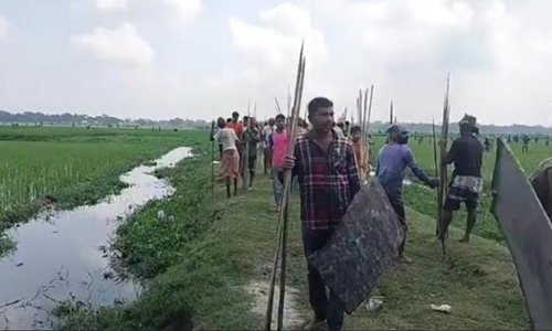 মাইকে ঘোষণা দিয়ে দুই গ্রামবাসীর সংঘর্ষ, নিয়ন্ত্রণে কাজ করছে পুলিশ