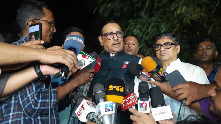 আমরা আমাদের সংবিধান ছাড়া কারো সিদ্ধান্ত মেনে নেব না