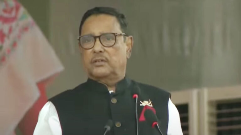 প্রধানমন্ত্রী পিতা হারানোর বেদনা ভুলে বাংলার মানুষের পাশে দাঁড়িয়েছেন: কাদের