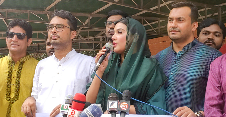 উন্নয়ন অব্যাহত রাখতে প্রধানমন্ত্রী শেখ হাসিনার কোনো বিকল্প নেই: নায়িকা মাহি
