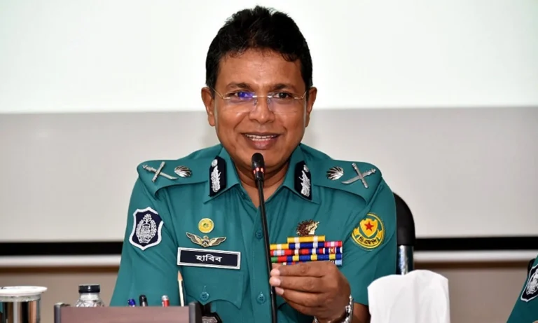 শ্রমজীবী মানুষ ভাড়া করে জ্বালাও-পোড়াও করা হচ্ছে : ডিএমপি কমিশনার