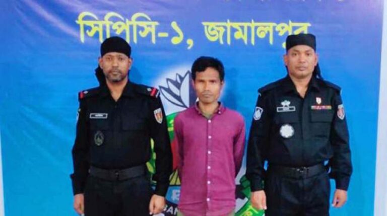 নালিতাবাড়ীতে ভারতীয় মদসহ গ্রেফতার ১