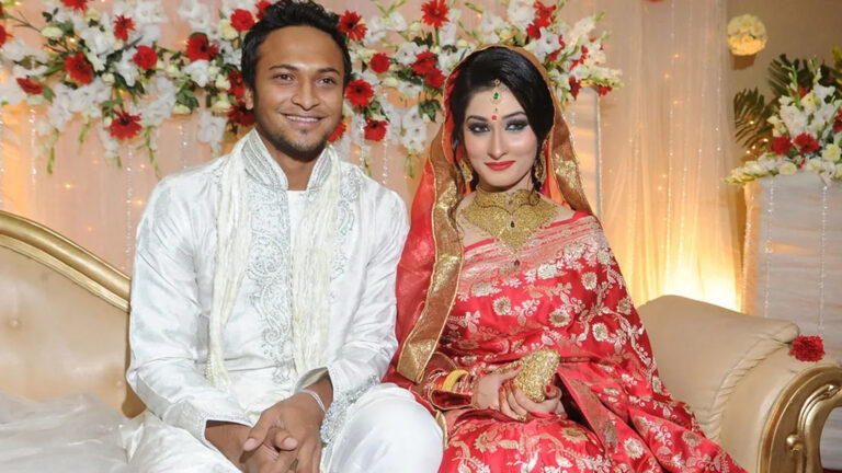 বিয়ের ১১ বছর পূর্তিতে সাকিবপত্নীর আবেগঘন পোস্ট