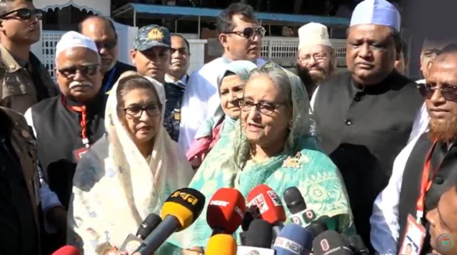 হজরত শাহজালালের মাজার জিয়ারত করলেন শেখ হাসিনা