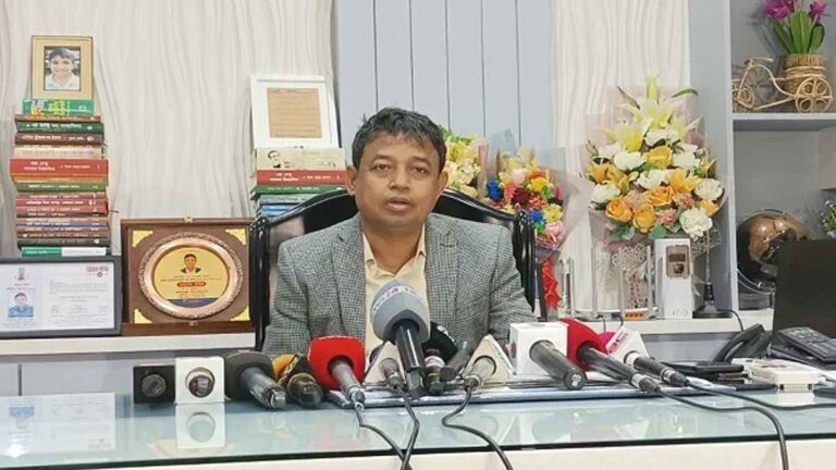 ট্রেনে আগুনে জড়িতদের নাম পাওয়া গেছে, দ্রুতই গ্রেফতার: ডিবি প্রধান হারুন