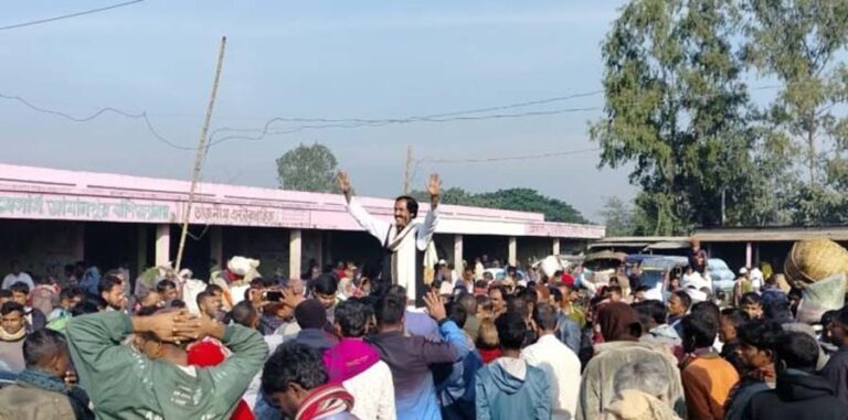 শেরপুরের চরপক্ষিমারীতে পথসভা ও নির্বাচনী গনসংযোগ করলেন হুইপ আতিক